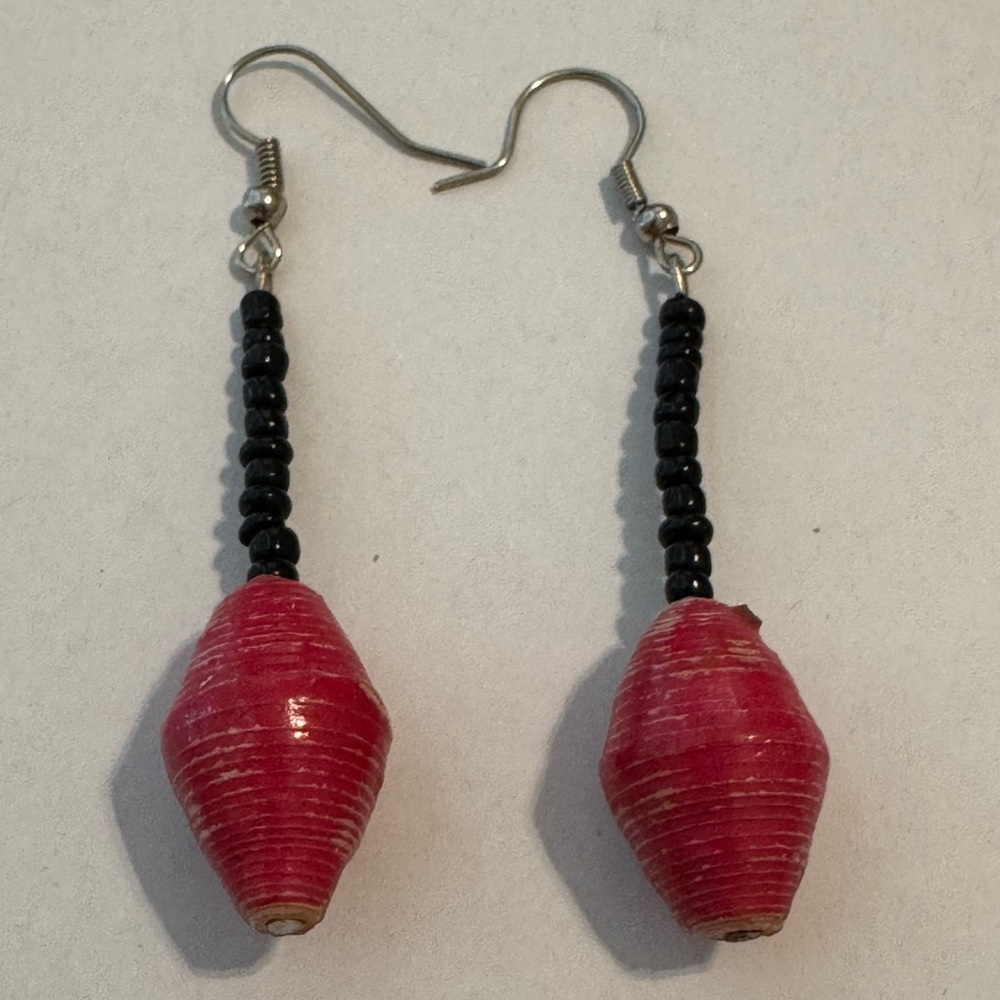 NWOT Ugandan Handmade Beaded Dangle Earrings